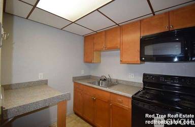 Main picture of 1243 Beacon St