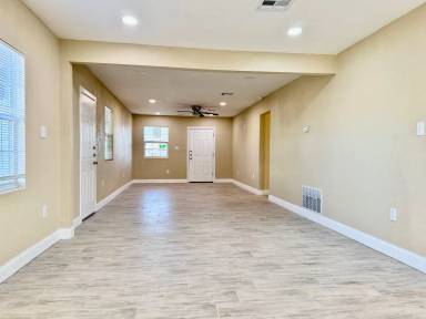 Main picture of 602 Howard Dr