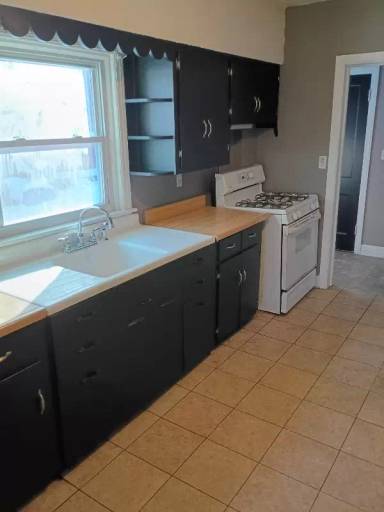 Main picture of 1610 Poplar St