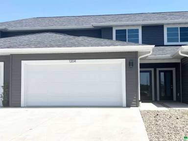 Main picture of 1208 Prairieview Dr SW