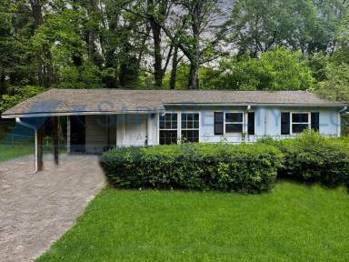Main picture of 2017 Akron Dr SE