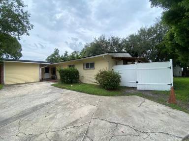 Main picture of 830 Royal Oak Dr