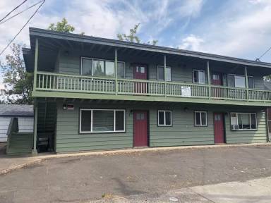 Main picture of 323 E 18th Aly
