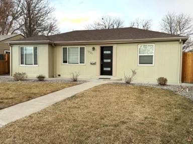 Main picture of 1920 Willow St