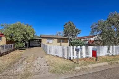 Main picture of 4311 SE 16th Ave