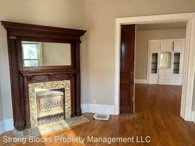 Main picture of 2412 W McKinley Ave