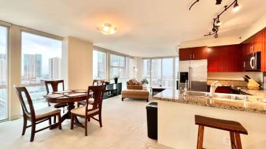 Main picture of 909 Kapiolani Condos