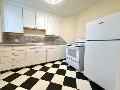 Main picture of 5109 E Burnside St