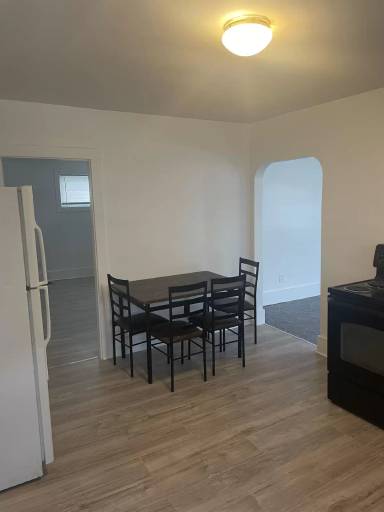 Main picture of 673 River Ave
