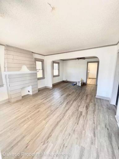 Main picture of 235 N 5th St