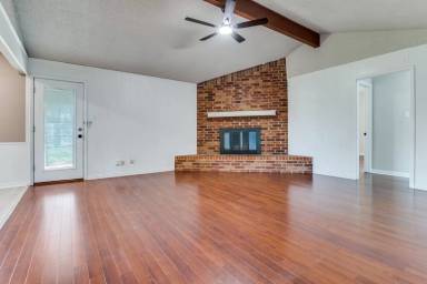 Main picture of 8705 Irongate Dr