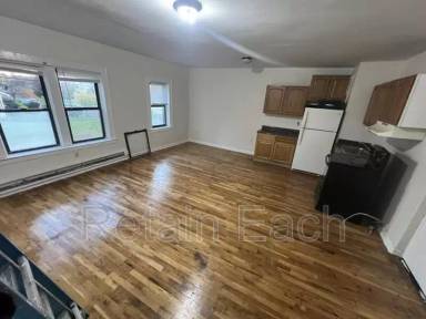 Main picture of 2859 S Salina St