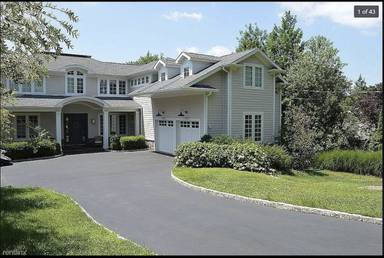 Main picture of 256 Parsells Ln