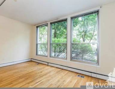 Main picture of 1425 N Dearborn St