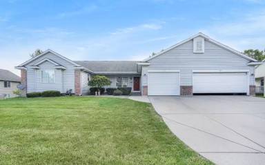 Main picture of 2108 Kinnrow Ave NW