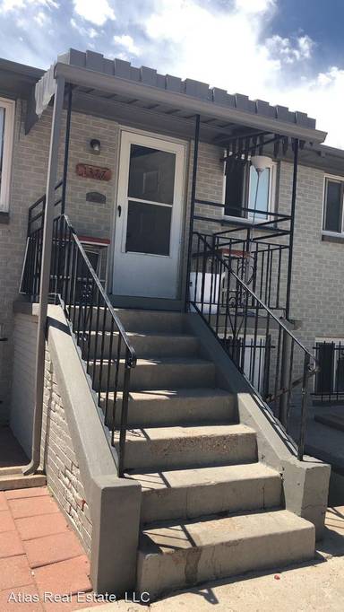 Main picture of 1377 Lansing St