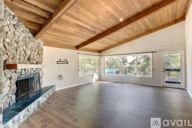 Main picture of 2212 Eucalyptus Ave