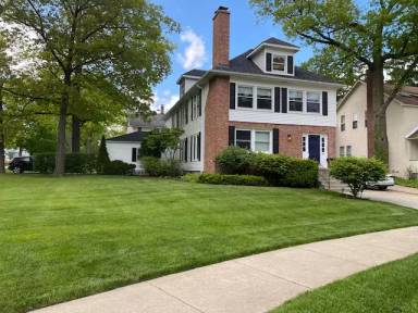 Main picture of 282 E Woodland Rd