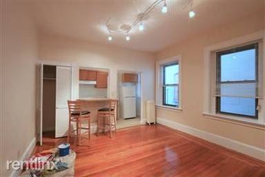 Main picture of 884 Massachusetts Ave