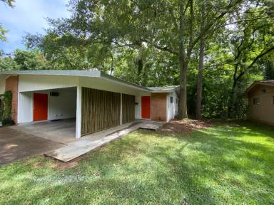 Main picture of 734 Sherwood Dr