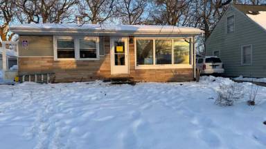 Main picture of 20 Sickles Dr