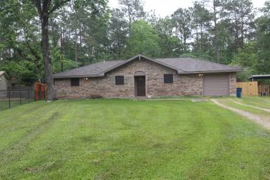 Main picture of 132 Woodland Cir