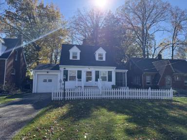Main picture of 35 Wildwood Dr