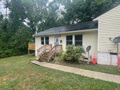 Main picture of 413 Putney St