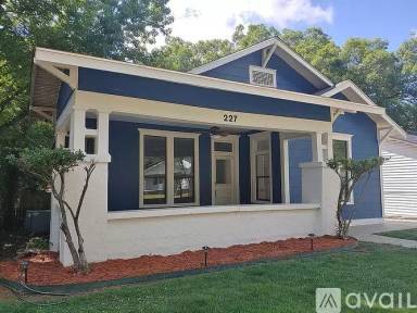 Main picture of 227 Pecan St