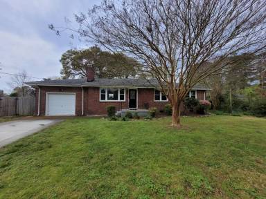 Main picture of 5921 Midge Cres