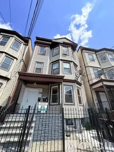 Main picture of 178 S 11th St