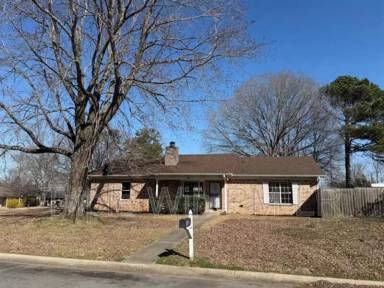 Main picture of 30 Old Orchard Dr