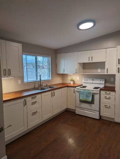 Main picture of 141 N Hale St