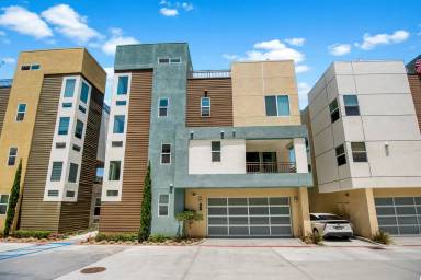 Main picture of 794 Windward Way