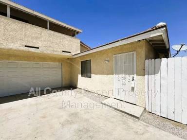 Main picture of 33950 Via de Anza