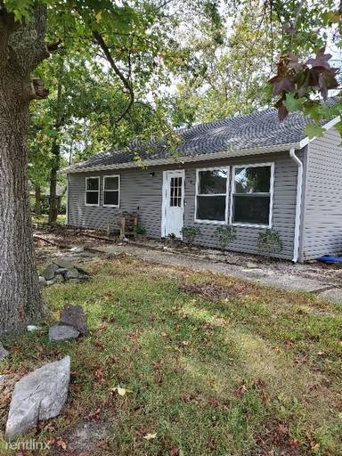 Main picture of 4 Commodore Ct