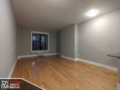 Main picture of 1425 N Dearborn St