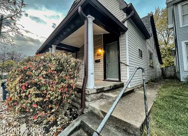 Main picture of 702 Sanders St