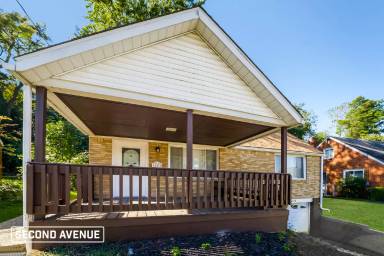 Main picture of 11038 Azalea Dr