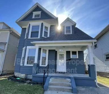 Main picture of 38 Pioneer St