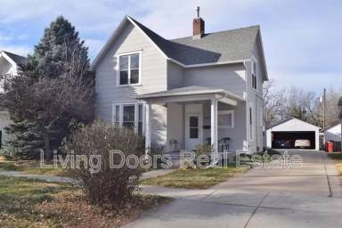 Main picture of 2009 S 16th St