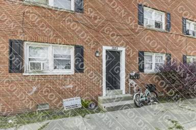 Main picture of 1221 S Franklin St