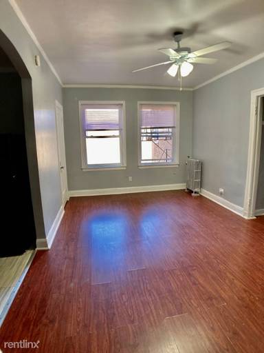 Main picture of 6930,6954,6971,6975 N Greenview Ave Apartments