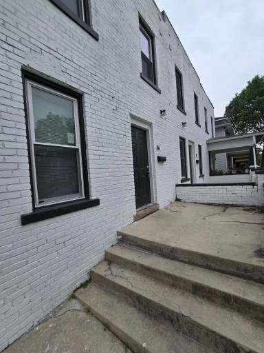 Main picture of 36-40 S Oakley Ave