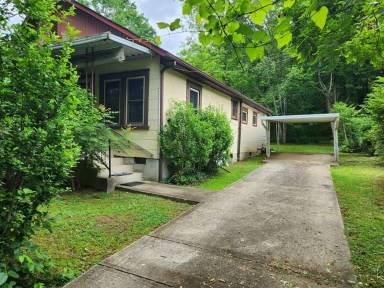 Main picture of 81 Kenneth Cooper Rd