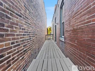 Main picture of 2820 Mc Nair Ave