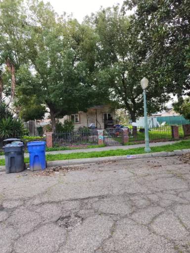 Main picture of 000 S Broadway St