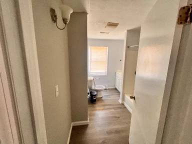 Main picture of 267 Center St