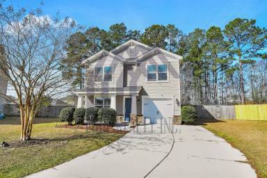 Main picture of 453 Lions Den Dr