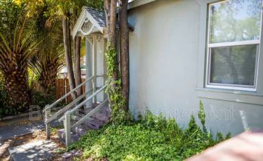 Main picture of 859 California Blvd